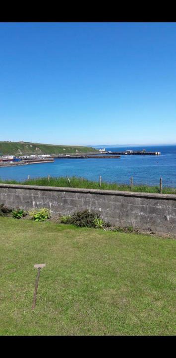 Thurso House | Four waves