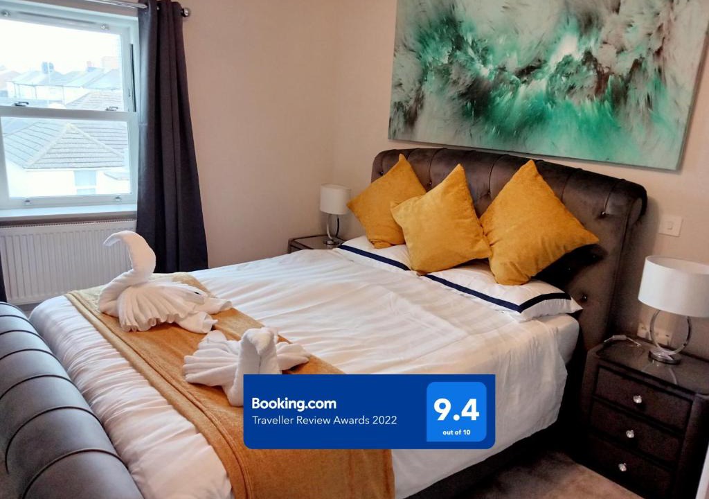 Bognor Regis Apartment | Glorious Duplex Holiday Apartment By The Sea