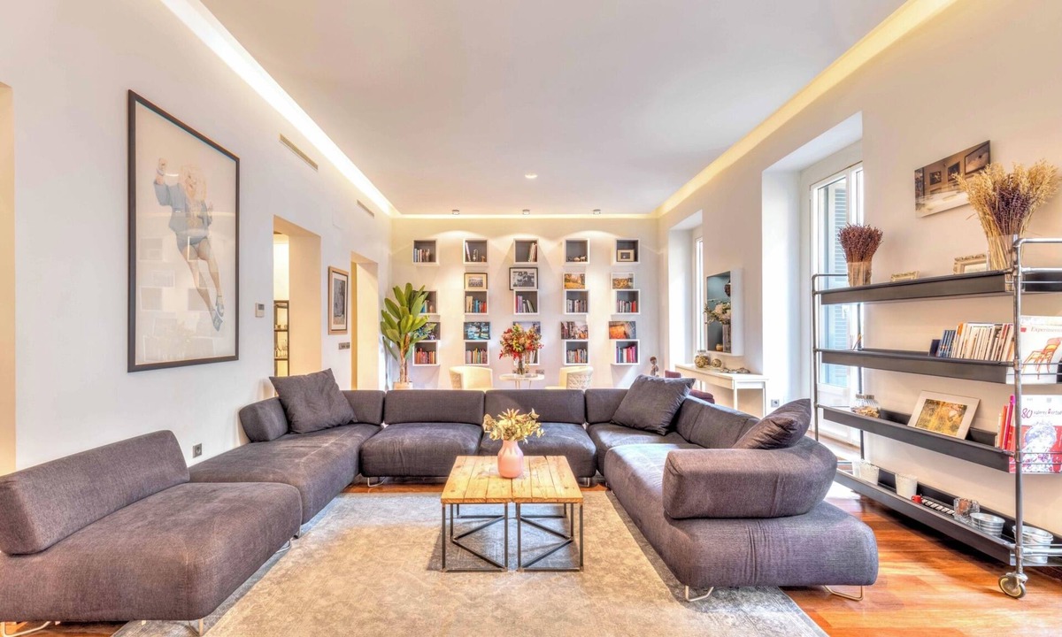 Malasana Apartment | Gorgeous 230sqm bright and spacious apartment! By Gran Via!