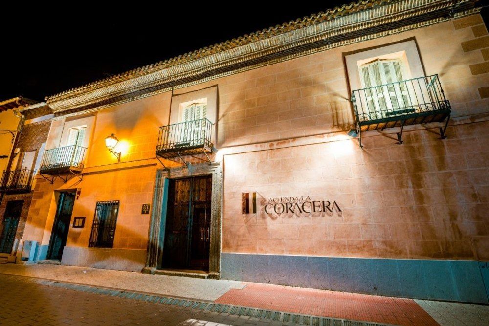 San Martin de Valdeiglesias Hotel | Hacienda la Coracera