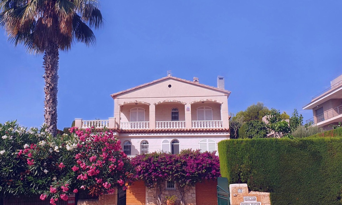 Cap Roig Apartment | Holiday Apartment 'Aigua Blava' with Terrace, Balcony & Wi-Fi