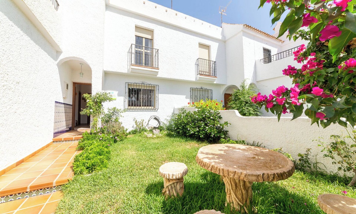 Nijar House | Holiday Home 'La Buganvilla' with Private Terrace, Private Garden and Air Conditioning