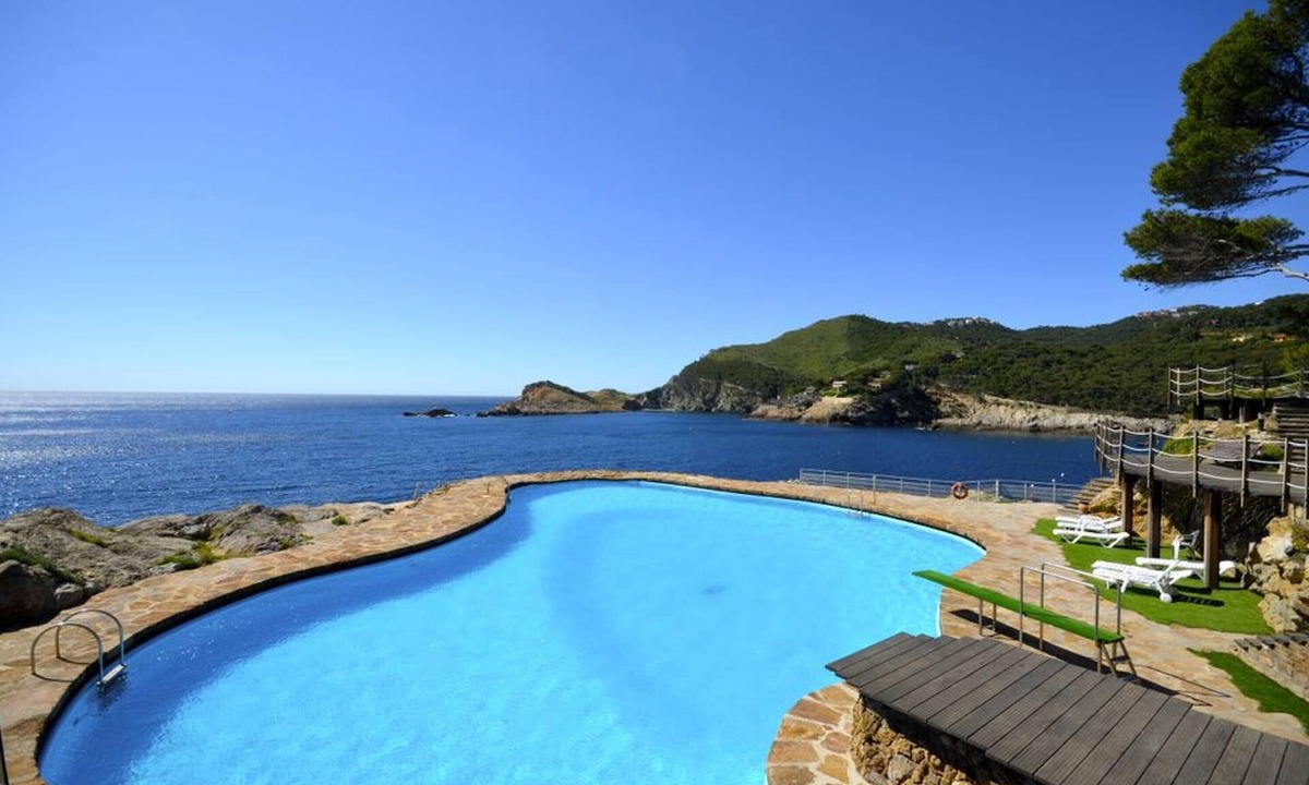 Begur Apartment | Holiday rental apartment with swimming pool in CAP SA SAL, Begur, Sa Tuna