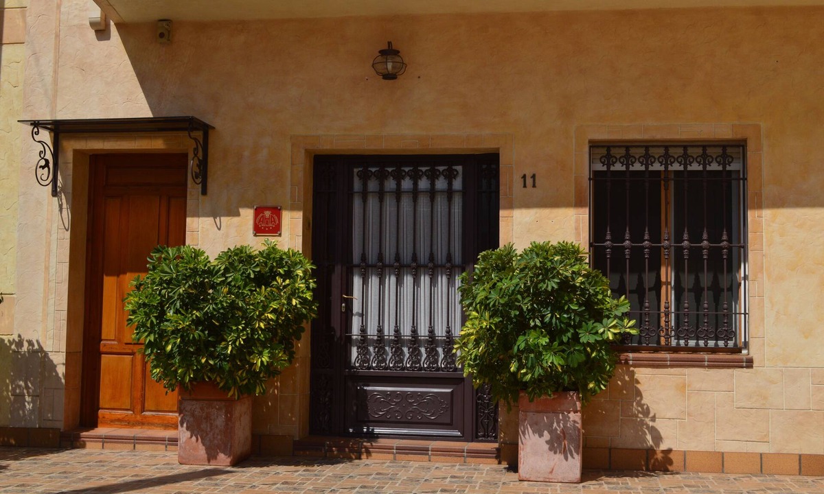 Almoradi Hostel | Hostal El Retiro