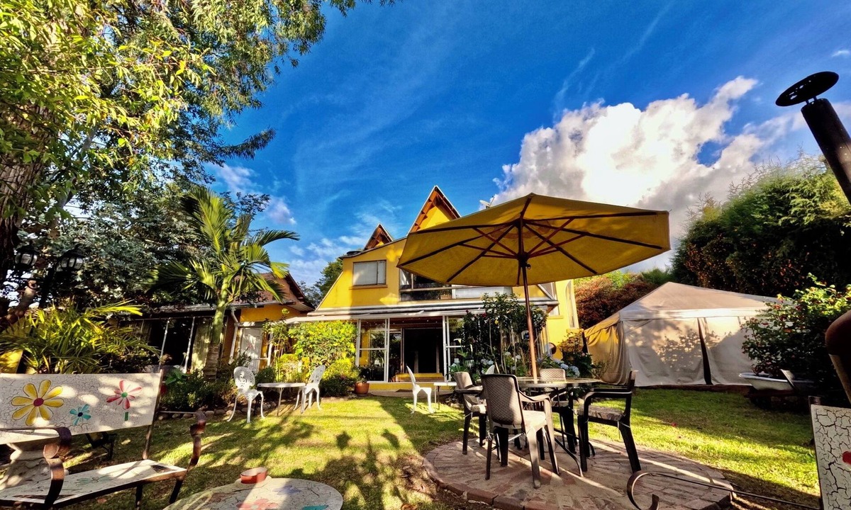 Chia Hotel | HOTEL CASA IRIS