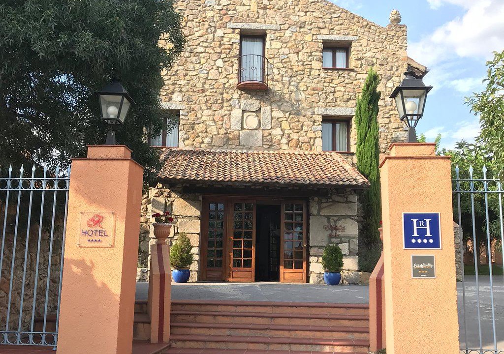 Torrecaballeros Hotel | Hotel El Rancho