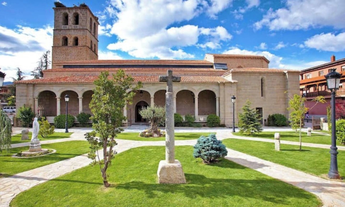 Manzanares el Real Cottage | Hotel Postiguillo