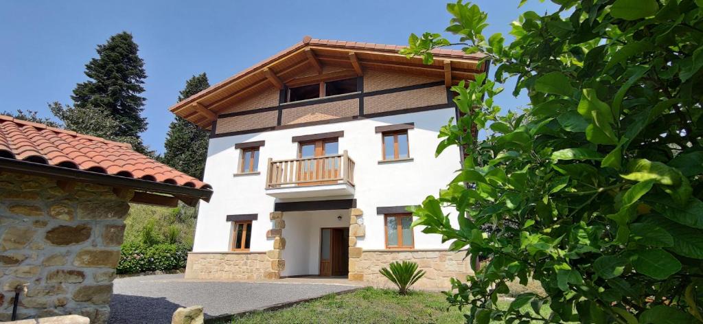 Ibarranguelua Villa | LAGA Surf VILLA by Urdaibai Rentals