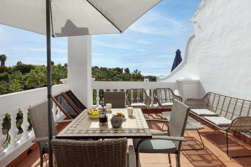 Oasis del Capistrano Apartment | Las Palmas 4b Oasis Properties