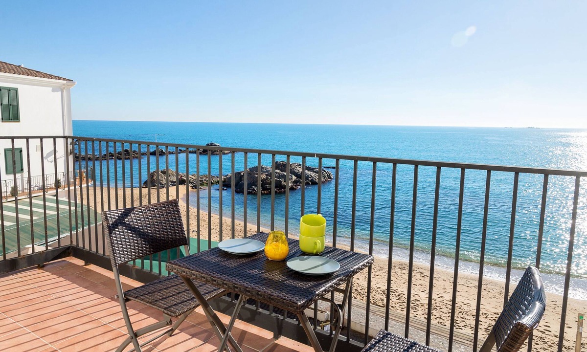Calella de Palafrugell Apartment | LES FORMIGUES 3-seafront apartment-Calella de Palafrugell-Costa Brava