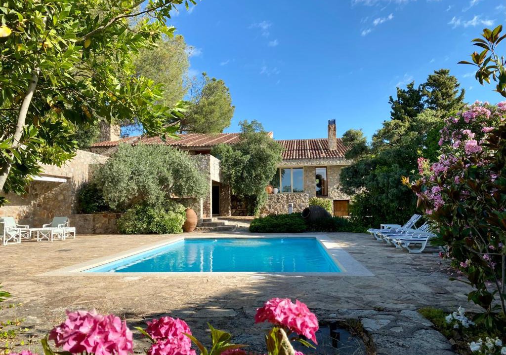 Valdemorillo Villa | Luxury home Paraiso with pool and gym