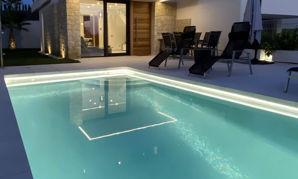 Finestrat House | Luxury villa 10 min. to the beach with pool, garden, 3 bedrooms, 3 bathrooms