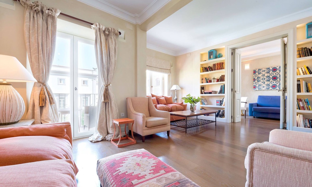 Santa Cruz Apartment | Magnificent Apartment Next to Alcazar Palace. Contratacion