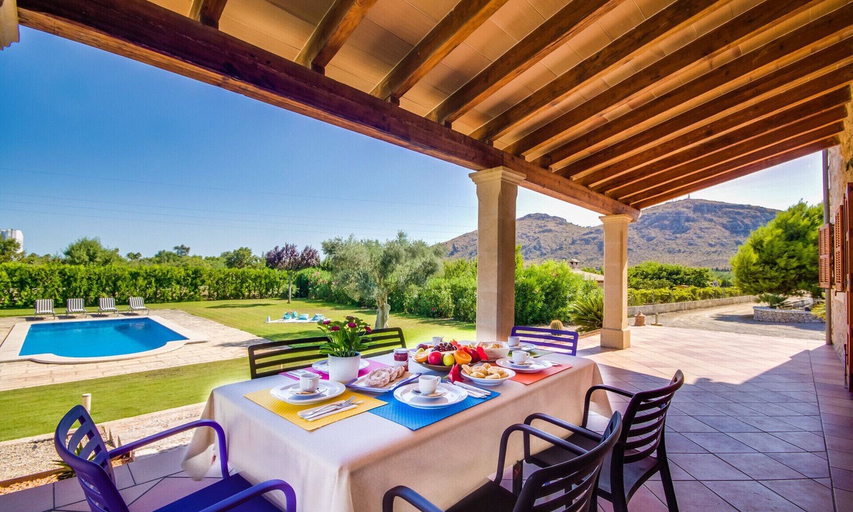 Alcudia Villa | Mallorcan finca in Alcudia Ses Poves with pool