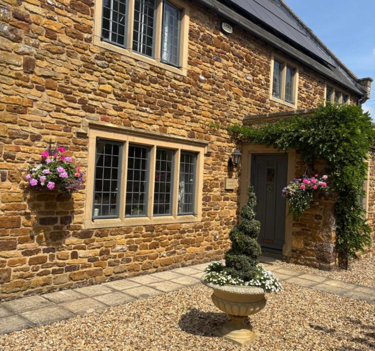Old Bed & Breakfast | Maple House