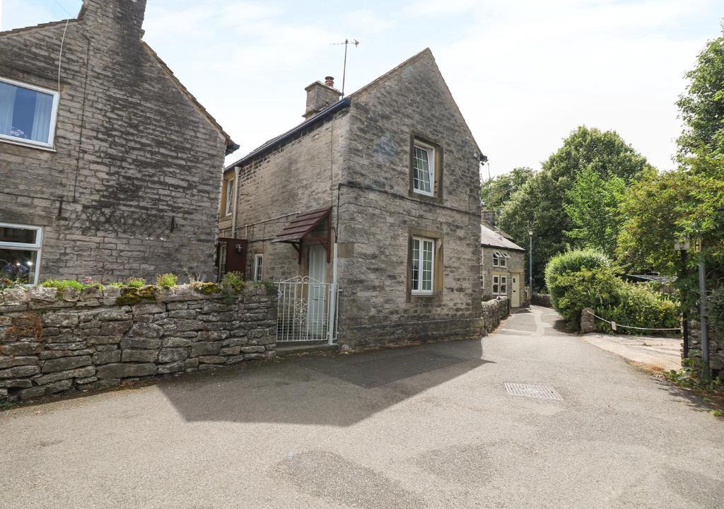 Castleton House | Mill Leat