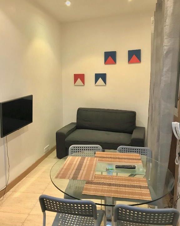 Embajadores Apartment | Mira el Sol
