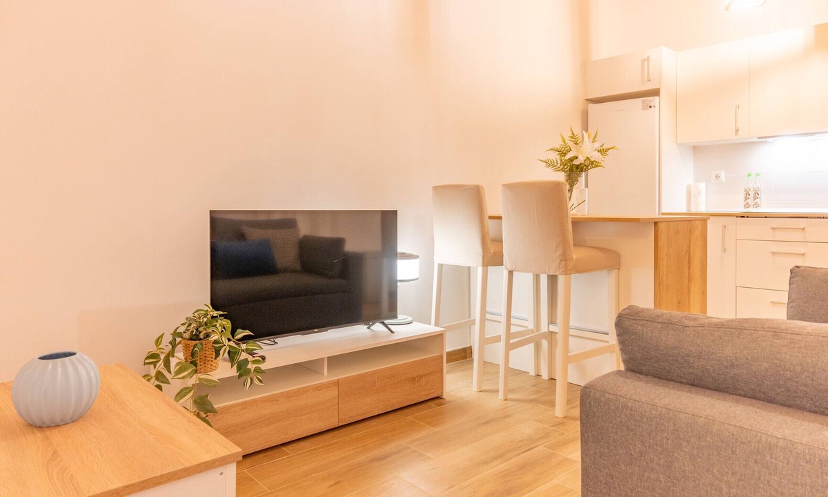 San Diego Apartment | Modern and Bright Apartment in the Heart of Vallecas