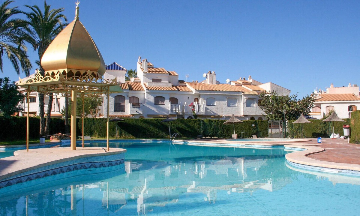 Los Arenales del Sol House | Nice home in Santa Pola with WiFi