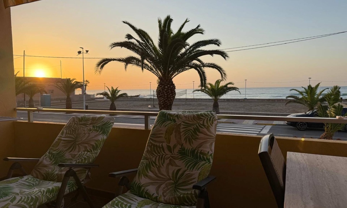 El Grau de Moncofa Apartment | Oceanfront - Ideal for couples and telecommuting