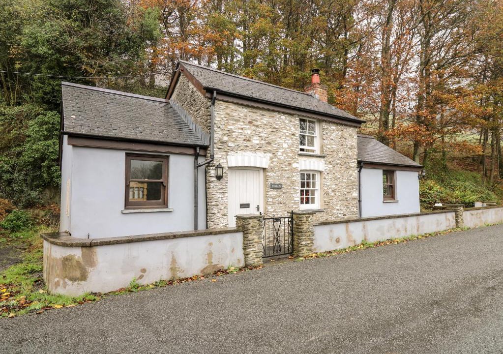 Capel Bangor House | Penlon