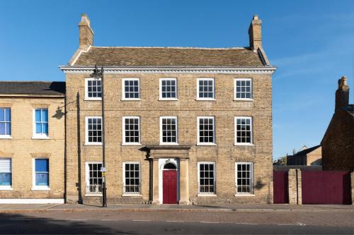 Ely Apartment | Poets 24