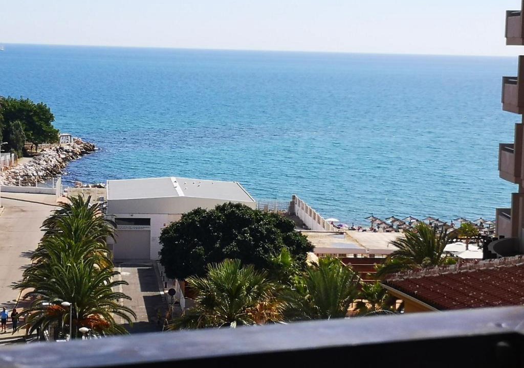 Fuengirola City Centre Apartment | Primera línea de playa. Céntrico y soleado.