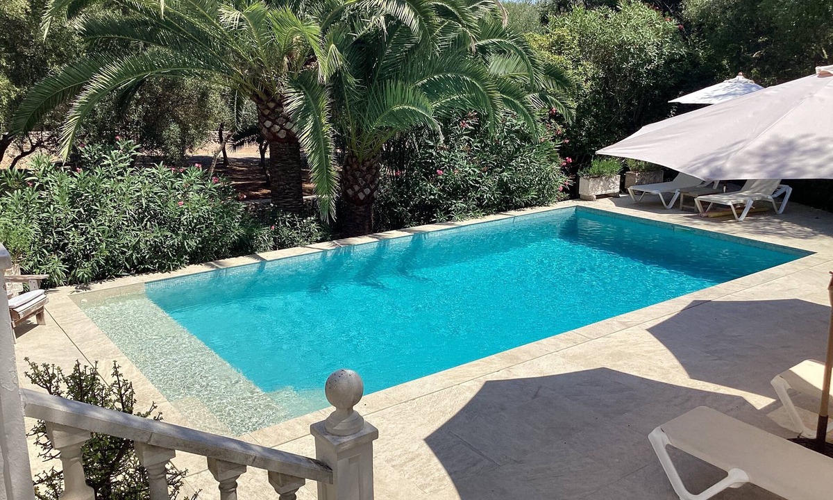Binibeca Villa | Private villa with mature gardens, 2 minutes walk from sandy beach.