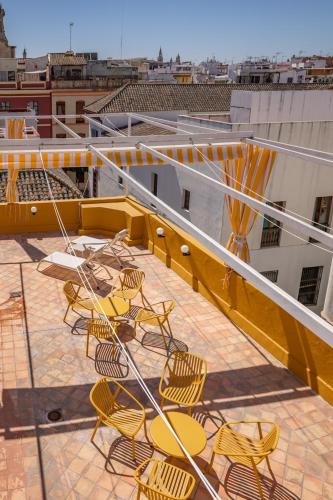 Feria Apartment | Quintana Acacias by Valcambre