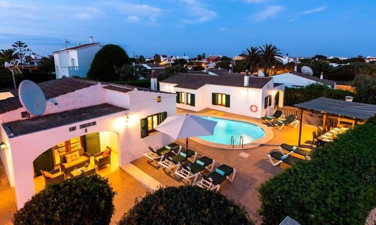 Cala en Blanes Villa | R 5024 Villa Marqus with Dishwasher, Dining Facilities & Table Tennis.
