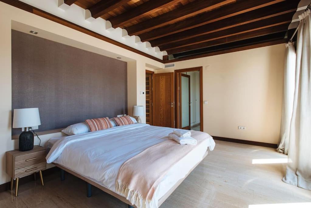 San Vicente House | Rabadan Brand New Amazing House with Terrace Parking