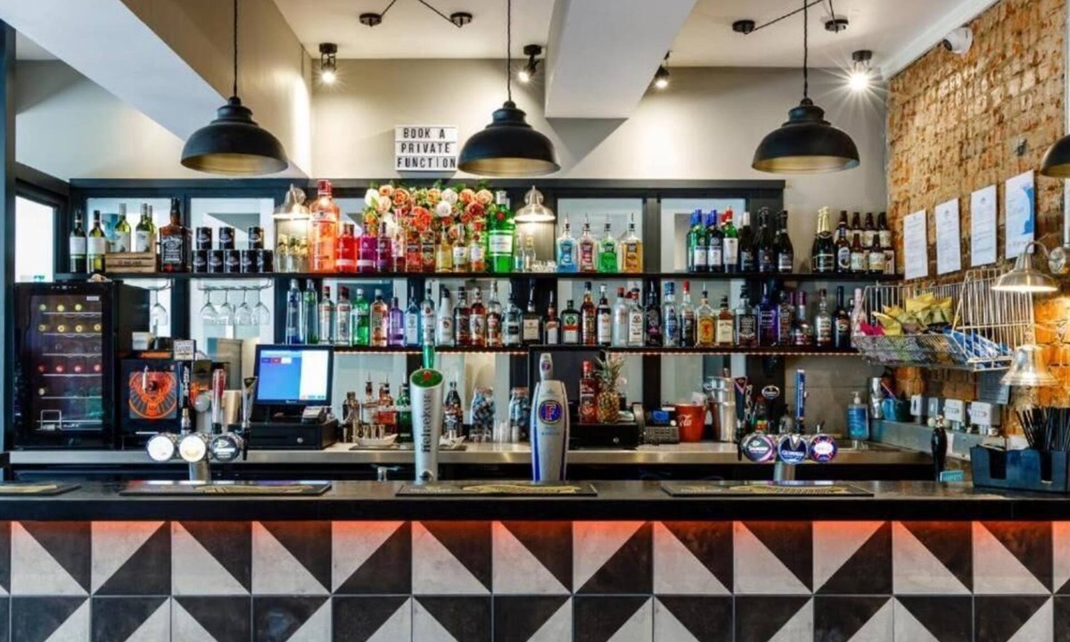 Brighton Hotel | Ruby Pub and Hotel