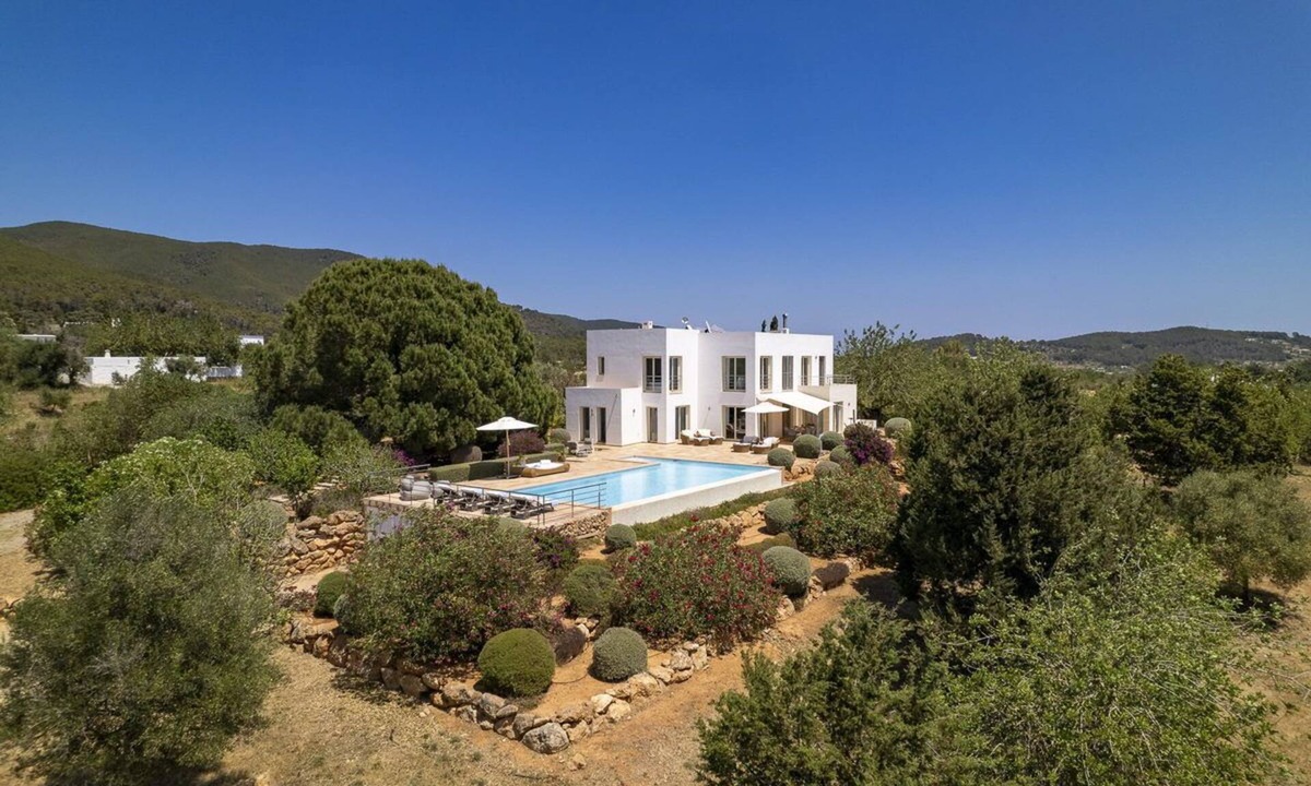 Santa Eulalia del Rio Villa | Sa Vinya Vella Prestige Villa - large pool - luxury retreat