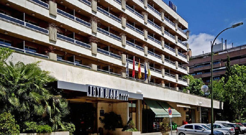 Alameda de Osuna Hotel | Senator Barajas