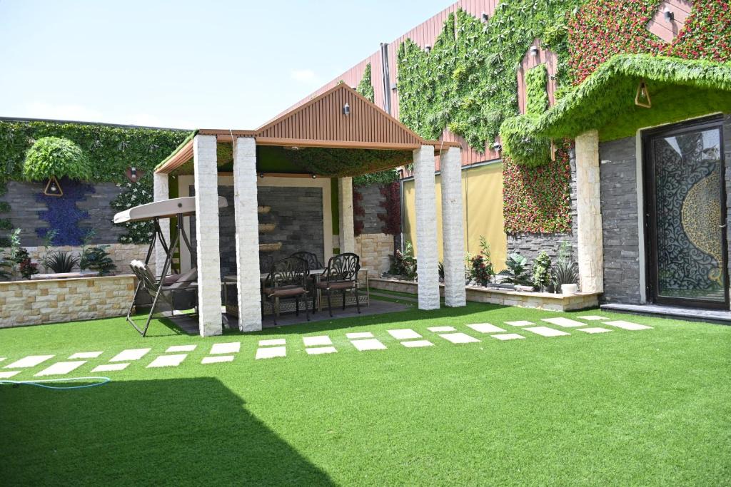 Dammam Ski Chalet | SHALLY VILLAGE