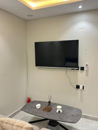Mizail Apartment | Stylish studio with smart access