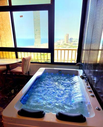Ash Shati Apartment | Suger Suite Sea View جناح سطح القمر اطلاله بحريه