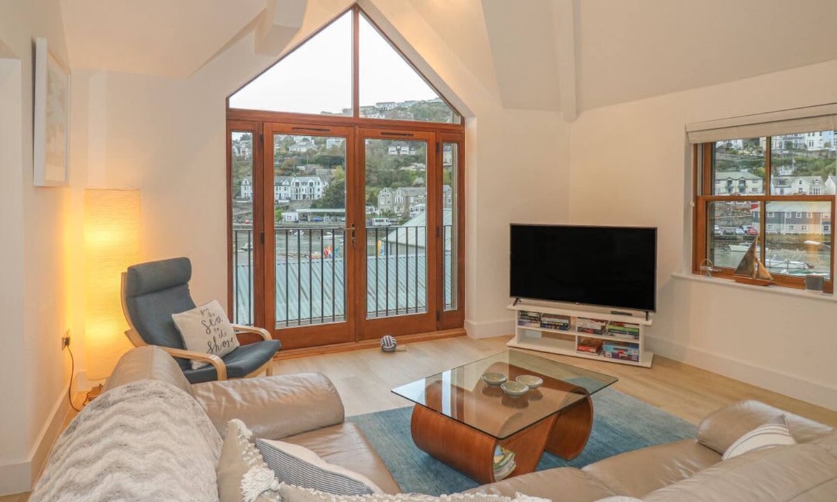 West Looe Apartment | The Creekside: A Looe Gem