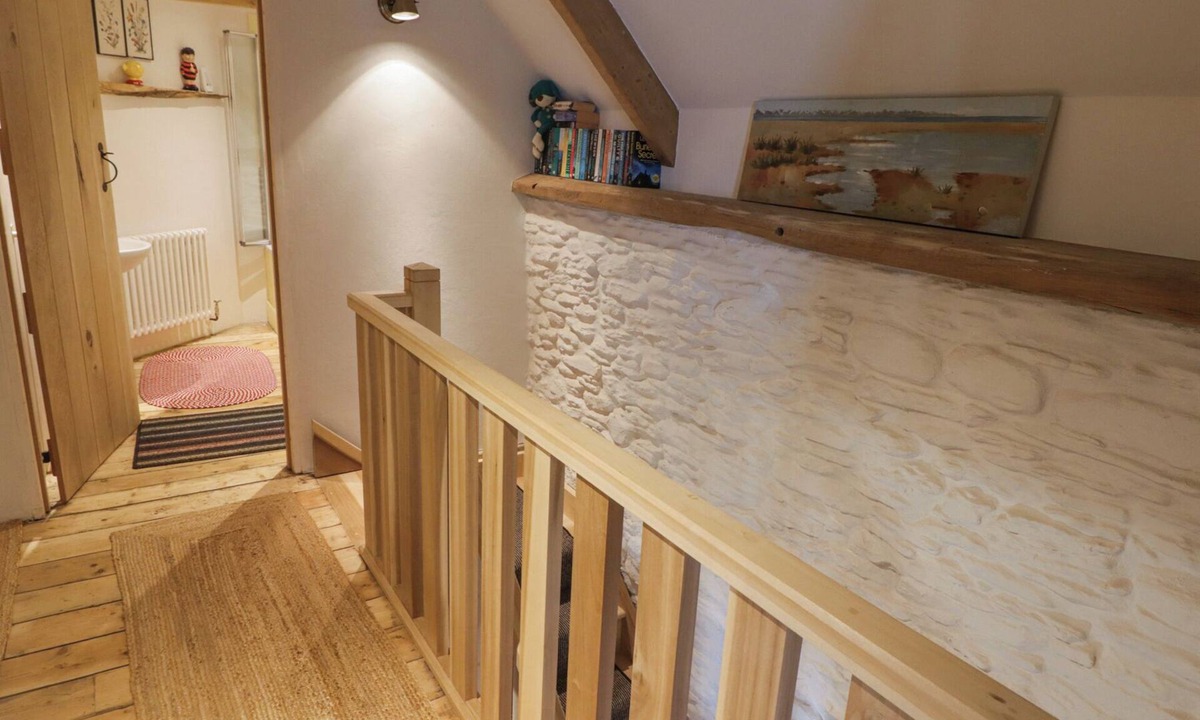 Bedwas Trethomas & Machen Cottage | Tipyn Bach