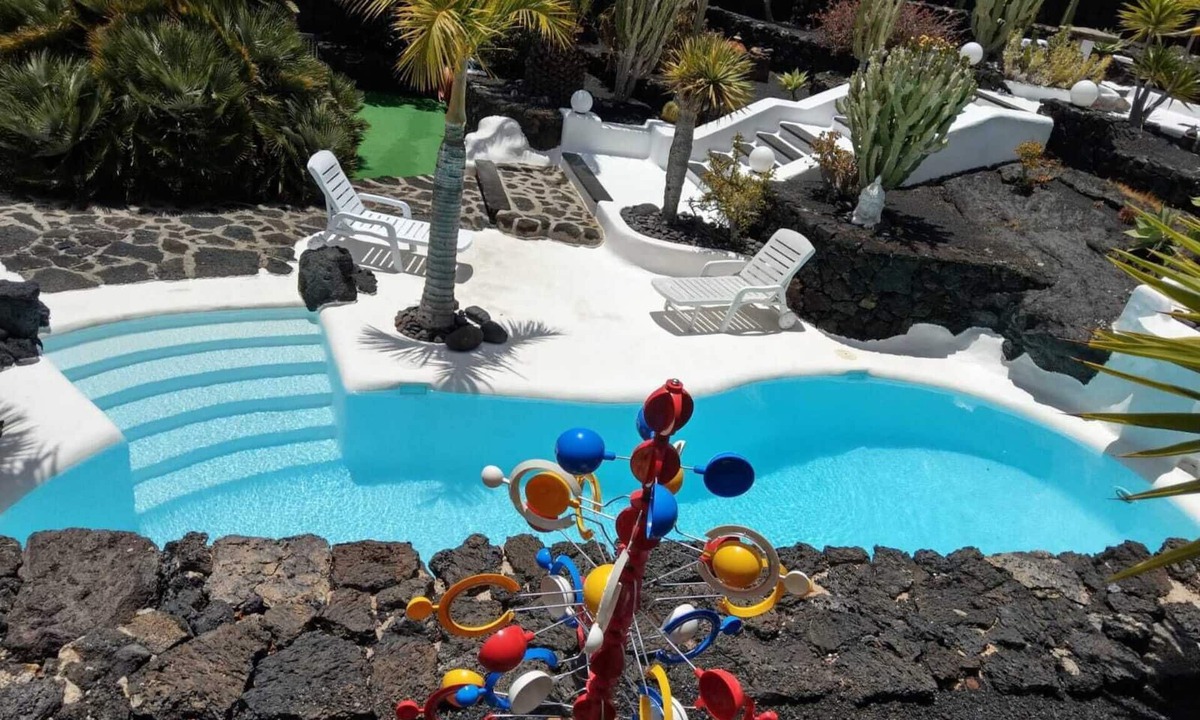 Tahiche Villa | Unique Villa With Tropical Garden & Swimming Pool