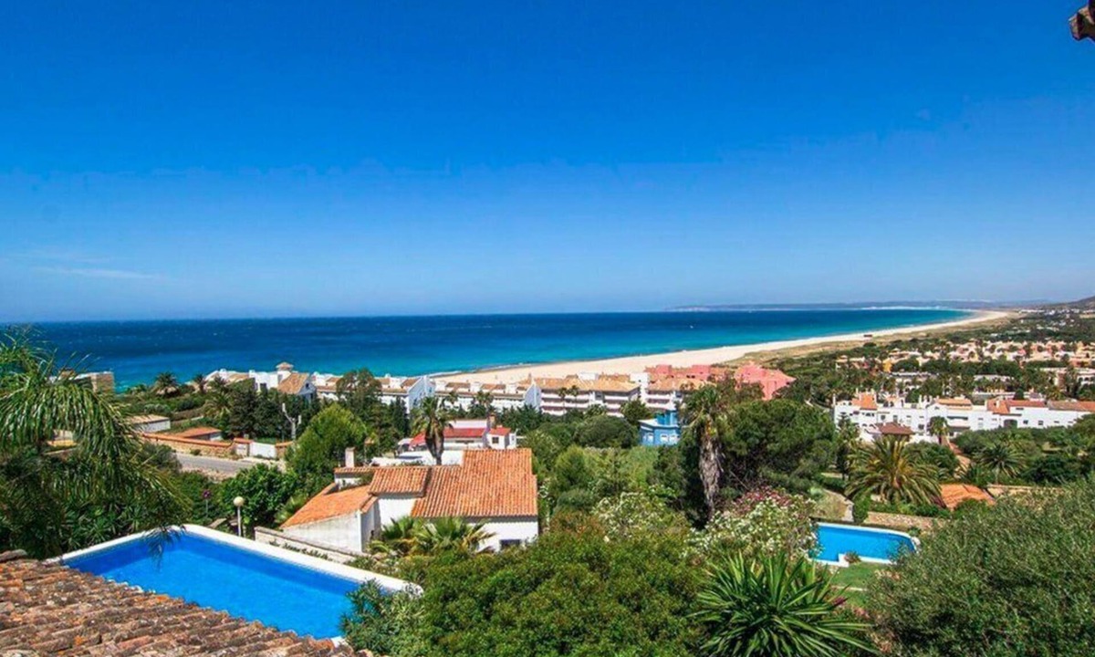 Bolonia Villa | Villa Almadraba located only 250 meters from the sea