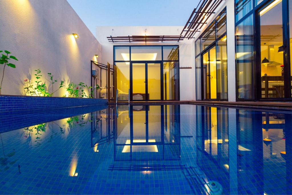 Unaizah Villa | Villa Blanche