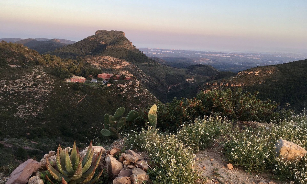 Segart Villa | VILLA GLADYS. SIERRA CALDERONA VIEWPOINT