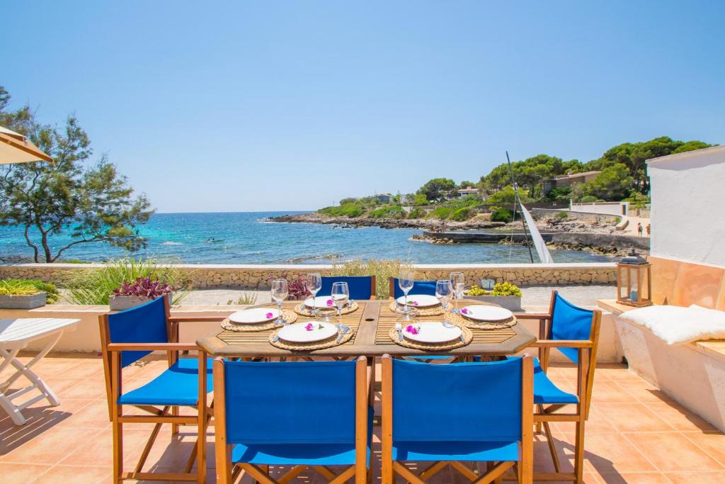 Pedruscada House | Villa ROQUEROLA