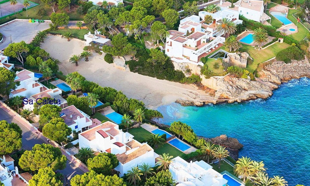 Cala d'Or Villa | VILLA SA CALETA: 6 beds, 5 baths Front line Villa In Es Forti, Cala d´Or