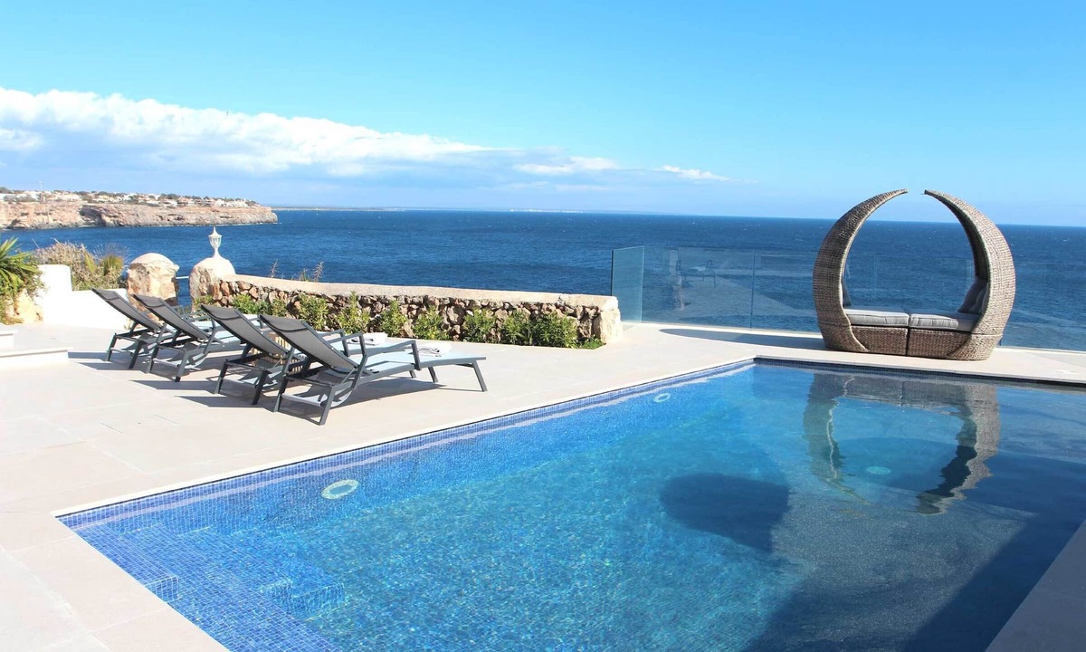 Cala Pi Villa | Villa "Tre Pini" in 1st sea line with fantastic sea views and close to the beach