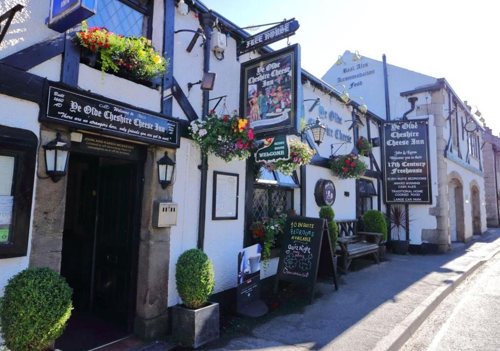 Castleton Hotel | Ye Olde Cheshire Cheese Inn