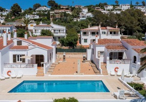 1217 m² Villa ∙ 2 bedrooms ∙ 4 guests