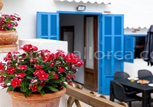 3 bedrooms ground floor, large terrace and pool, near the beach.