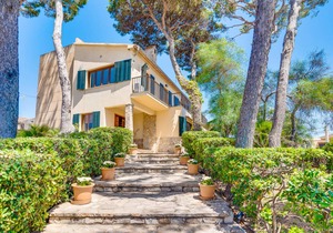 300 m² Villa ∙ 4 bedrooms ∙ 7 guests